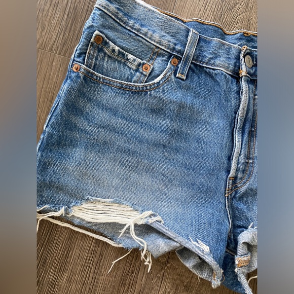 Levi's jean shorts - Picture 6 of 15